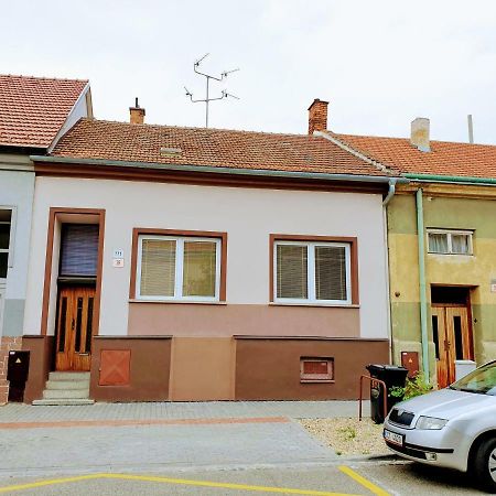 Cechovka Apartment Břeclav Екстериор снимка